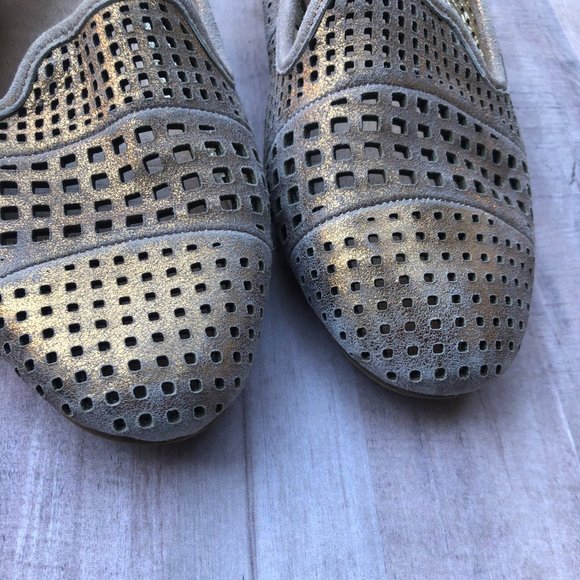 Adam Tucker Metallic Gold Harvard Leather Loafers - Picture 2 of 5